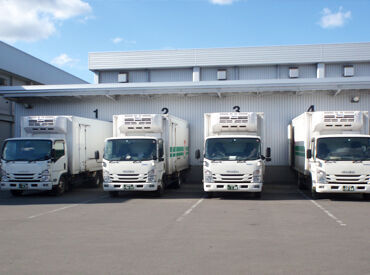 【働きながら資格取得が出来ます】
ドライバー初挑戦の方も大歓迎！
働きながら中型免許を取得できるようサポートします！