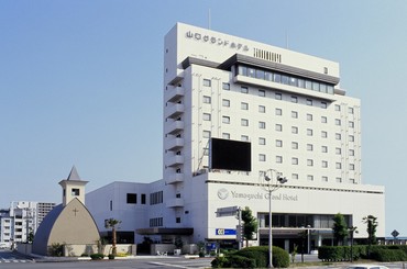 株式会社山口グランドホテル ― アクセス＆立地の良さ◎ ―
新山口駅から徒歩1分にあるホテル♪
嬉しい交通費の支給あり!!
車・バイク・自転車もOK★