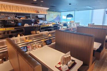 ＼18時半までのシフトで募集！！／
ランチタイムに入れる方は、採用率UP↑↑
しっかり稼ぎたいフリーターさん歓迎★