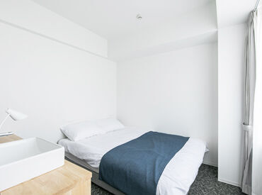 IMU HOTEL KYOTO 髪型自由&ピアスOK！
駅から近いこともありお仕事終わりには
オシャレしたままお出かけも楽しめる☆
買い出しを済ませて帰宅も♪