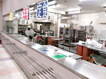 東海大学品川キャンパス／東海大学付属高輪台高校 学食は学生さんにとって
日々の楽しみ♪
「美味しい」の声や笑顔を貰えるので
やりがいバツグンです◎