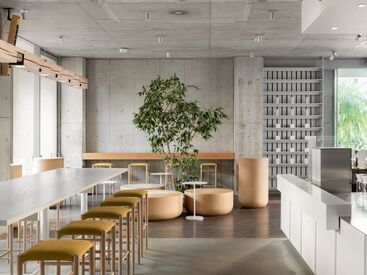 Blue Bottle Coffee　(ブルーボトルコーヒー） 青山カフェ メインワークをお探しの方に◎
週5日でガッツリ働きながら、コーヒーについて学べます♪
正社員登用制度もあり！
