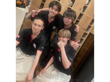 学校終わりに通いやすい17：00～シフト♪
Wワークにもおすすめ！
平岸駅から徒歩2分で通勤にも便利の場所ですよ★