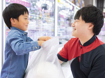 namco トレッサ横浜店 未経験からスタートしたスタッフが多数活躍中！
お客様もスタッフも楽しめるお店を一緒に作っていきましょう♪