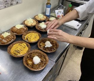 街中でよく目にする‟ローソン”でのお仕事
無料駐車場があるから通いやすい◎
自転車でもバイクでもマイカーでも♪