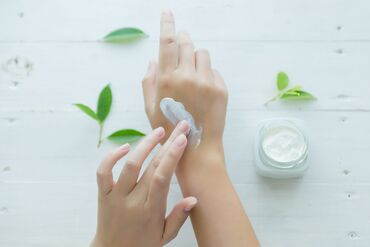 ゚*。☆ NEWスタッフ募集 ☆。*゚
人気ブランドで勤務のチャンス♪
コスメ好き必見のお仕事!
明るく素敵な雰囲気のお店です☆