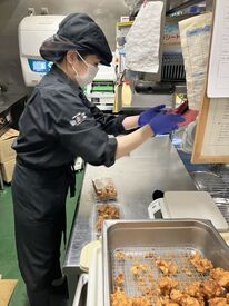 学生さん、子育て中の主婦さんなど
さまざまな方が活躍中の職場です♪
◇友達同士の応募も大歓迎！
◇未経験OK！