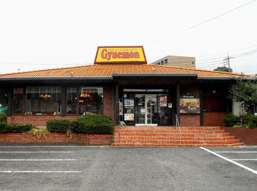 未経験OK！
新人さんは丁寧にフォローします★
”みんな知ってる人気店”で
<安心>バイトデビューしませんか？？