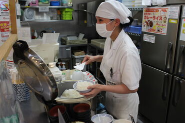 *＊10％引きの社割あり！＊*
メニューも沢山あるから嬉しい！
食費が節約出来て助かると好評なんです♪