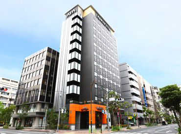 アパホテル（APA HOTEL）〈銀座 新富町駅前北〉 ＼スキマ時間を有効活用／
高時給だから効率よく稼げる！
昇給/社保完備/正社員登用
…大手ならではの高待遇◎