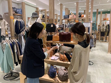 THE SUNDRY イオンモール松本 店内にはカワイイ雑貨や洋服がたくさん！
見ているだけで楽しくなる職場です。