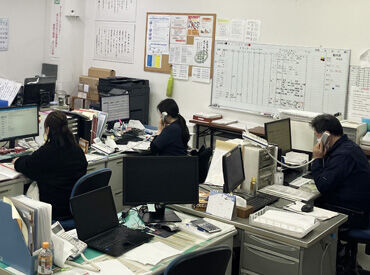 20~50代STAFF活躍中♪
日祝は固定休み&基本定時退社!
希望休も取れるので
プライベートも充実できますよ◎
