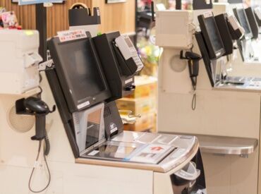 お昼～深夜までシフトパターン多数！
5時間程度のシフトもあるので、ご家庭との両立も可能です。