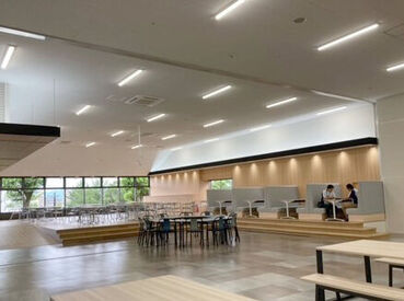中央フードサービス株式会社(勤務地：パナソニック草津社員食堂) ●朝の時間を有効利用
●学校・Wワークと両立して etc.
朝のスキマ時間に働けます♪