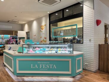 LA FESTA *〇幅広い世代の方が活躍中〇*
ほとんどの方が未経験スタートです！
しっかりサポートしていくので
安心して始めましょう◎