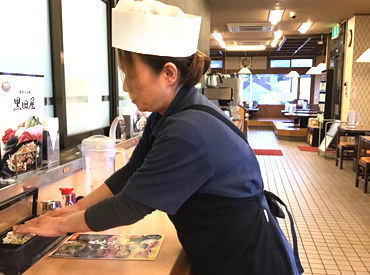 黒田屋 樋井川店 【24時間営業中】の食堂です♪
■□■□■□■□
現在募集中のシフトはこちら↓
・9:00～15:00／17:00～翌0:00
■□■□■□■□