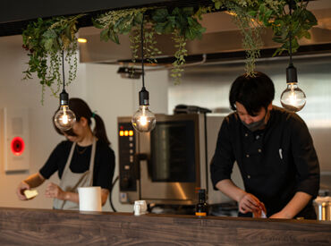 ＜飲食経験を活かして働けます！＞
完全週休二日制でプライベートも充実できます◎
もちろん、稼ぎたいもOK！
※イメージ画像