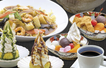 <食事補助あり>
あんみつやいそべ焼き等
どこか懐かしい味が都会風のお店で楽しめる◎
カフェ飯menuも充実でお腹も満たせます♪