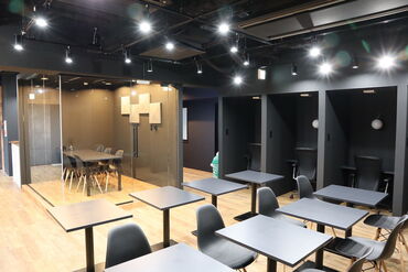 株式会社アップグレード 《完全フルリモート！》
通勤時間がない分、
家事や別の用事も済ませられます♪
リラックスした状態だから集中力もUP◎