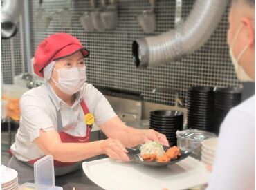 シダックスフードサービス株式会社　※勤務地：高松医療センター 内厨房 病院や学校、社員寮など全国各都道府県で
給食を提供している【シダックスグループ】
食を通じて”笑顔”をお届けしています◎