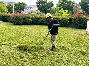 株式会社長寿園 倉庫に集合したあと、仕事現場に移動します！
倉庫までは車・バイクなど
都合の良い通い方で◎
現場によっては直行直帰OK♪
