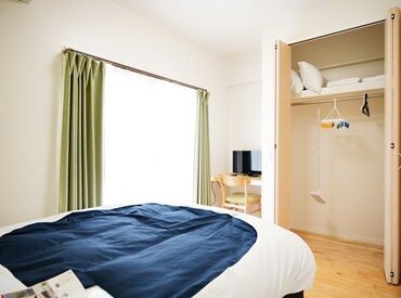 ＼接客なしのシンプル作業のみ♪／
ベッドメイキングやアメニティ補充など…
特別なスキルや経験がなくとも活躍できます◎