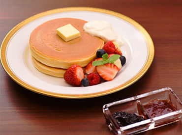 丸福珈琲店 ザ・パーラー 三越銀座店 バイトデビューさんも大歓迎★
扶養内での勤務や安定派の方もOK！
フリーターさん・主婦さん・学生さんなど
幅広く活躍中♪