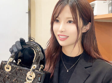 大阪屋草津店 ≪店内にはハイブランド品や貴金属品などがたくさん♪≫
働きながら知識もどんどん増えていきますよ♪