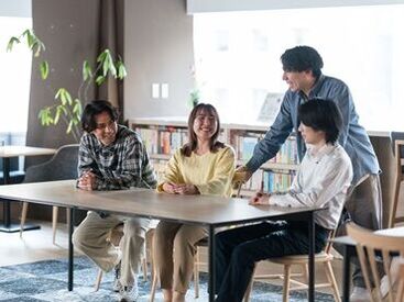 【9：30～18：30】の実働8時間！
フルタイム勤務で安定収入を得られます。 
長期休みも充実♪