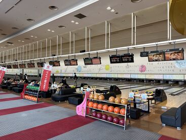 楽市ぼうる ２１０久留米店　※ボウリング場 ＼かけもち、本業どちらもOK!!／
稼ぎたい人には【たっぷり】
両立重視なら【週2,3日】
お気軽にお問い合わせください♪