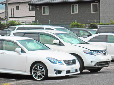 車内は空調もバッチリ！

＼AT限定免許でもOK！／
普段から運転される方なら問題なし♪
車好きの方にオススメの職場です◎