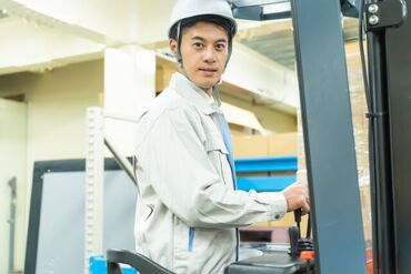 株式会社サンキョウテクノスタッフ 20～50代が在籍！
特に中高年、ミドルシニアが活躍中！
日勤のみ×土日休みで、
ワークライフバランスを大切に働けます◎