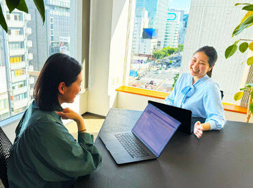 株式会社むらぐみ 笑い声を何よりも大事にしています！
空気をほぐし、和やかな雰囲気でお仕事を進めていきます♪
この写真から伝わりますか？(笑)