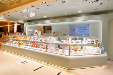 hanafru 阪神梅田店 ≪面接で堅苦しい話しは一切なし！≫
あなたの人柄を知りたいので、
当日はリラックスしてお越しください♪