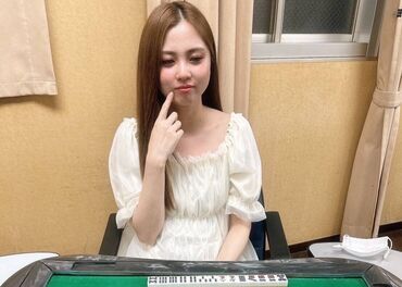 麻雀JAM　梅田店 ＼友達との応募もOK／
もちろん面接時は
＜履歴書不要＞です！
手ぶらできてくださいね♪
