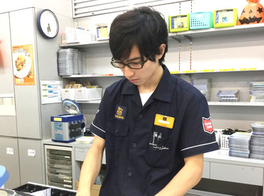 【スタッフ特典】新作や自分の好きな映画や本をレンタルOK♪「見逃した」「続きが気になる」作品ぜ~んぶイチ早くチェック★