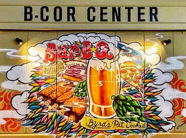 Byrd’s Pizza & Ribs ＼一緒に働くスタッフを大募集♪／
本格的なアメリカのBBQが味わえる
スモークハウス★
飲食・接客未経験の方もOKです◎