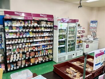 社内の休憩室にマックスマート導入！
簡易コンビニのような