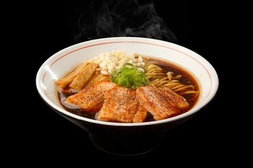 髪色も自由でOK！
バンダナの着用があるので、髪色は何色でもOKです♪