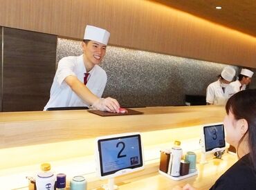 千両小山店 ＼太っ腹なスタッフ特典／
毎月のお給料日に[35%OFFクーポン]を10枚プレゼント♪
家族・友人・自分に…お寿司をお得に楽しめる★