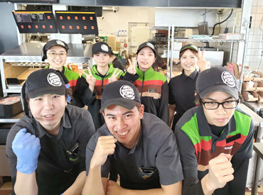 新しい仲間と、イチからお店を作る経験ができます◎