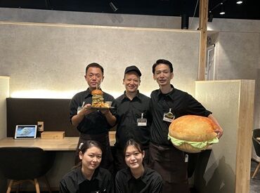 インバウンドのお客様が3割ほど！語学力学べる！コミュニケーションスキルが身に付きます♪