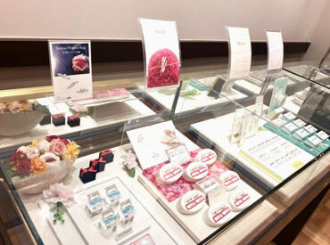 KIRATは、ショッピングセンターを中心に店舗展開をしているジュエリー専門店♪
カジュアル～フォーマルまで幅広く揃えています◎