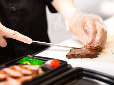＼正社員登用も可能！／「肉にハマった！」
「独立に向けて店長の知識ください！」なども大歓迎です♪