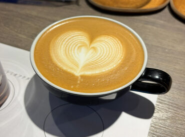 せっかくなら好きを仕事に！
＼カフェ好き必見★／
スイーツやコーヒーなどを販売♪
学生から主婦(夫)さんまで大歓迎！