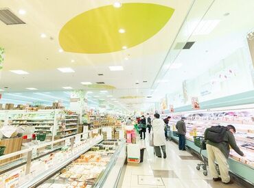 食品部門では商品を陳列したり、品出しをしたりします♪
難しいお仕事はございません◎
お気軽にご応募ください★