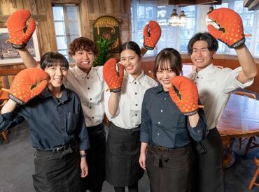 バイトデビューの高校生も大歓迎★
先輩も未経験からはじめた方が多数！
分からないことは先輩や社員がフォロー◎