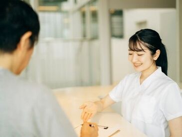 いと眼科 働きながら、コンタクトや目の病気の知識が身につきます♪
日々新しい発見がたくさんあるお仕事ですよ＊