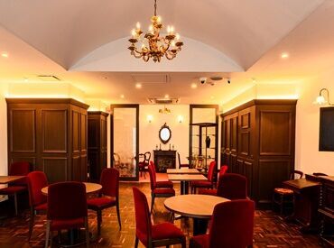 喫茶館BleuMontagne イギリスやフランスのアンティーク家具に囲まれた空間で仕事ができます♪