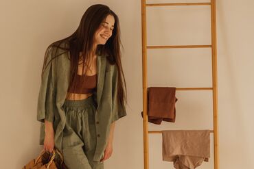 ファッション人材リンク株式会社【FJL】 ☆ NEWスタッフ募集 ☆
・20代～40代女性活躍中
・髪色ネイル自由
・9月までの短期
